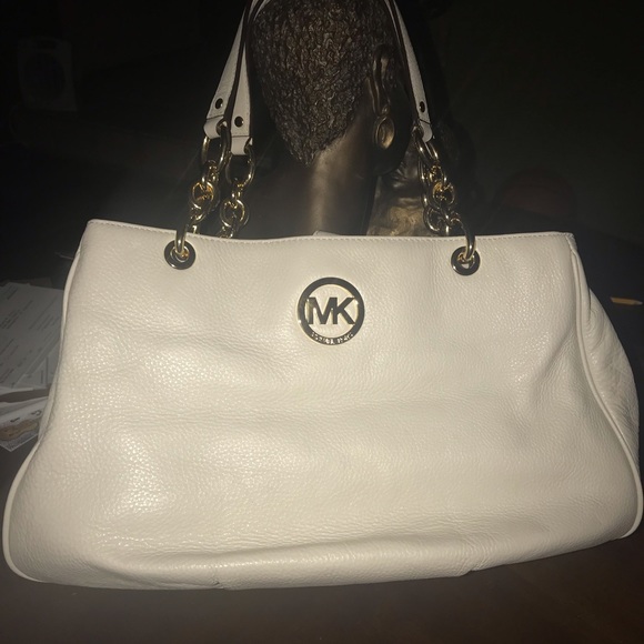 MK Handbag - Picture 2 of 4